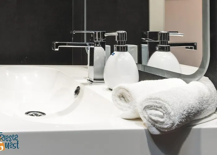 Piazza Della Valle * Trieste